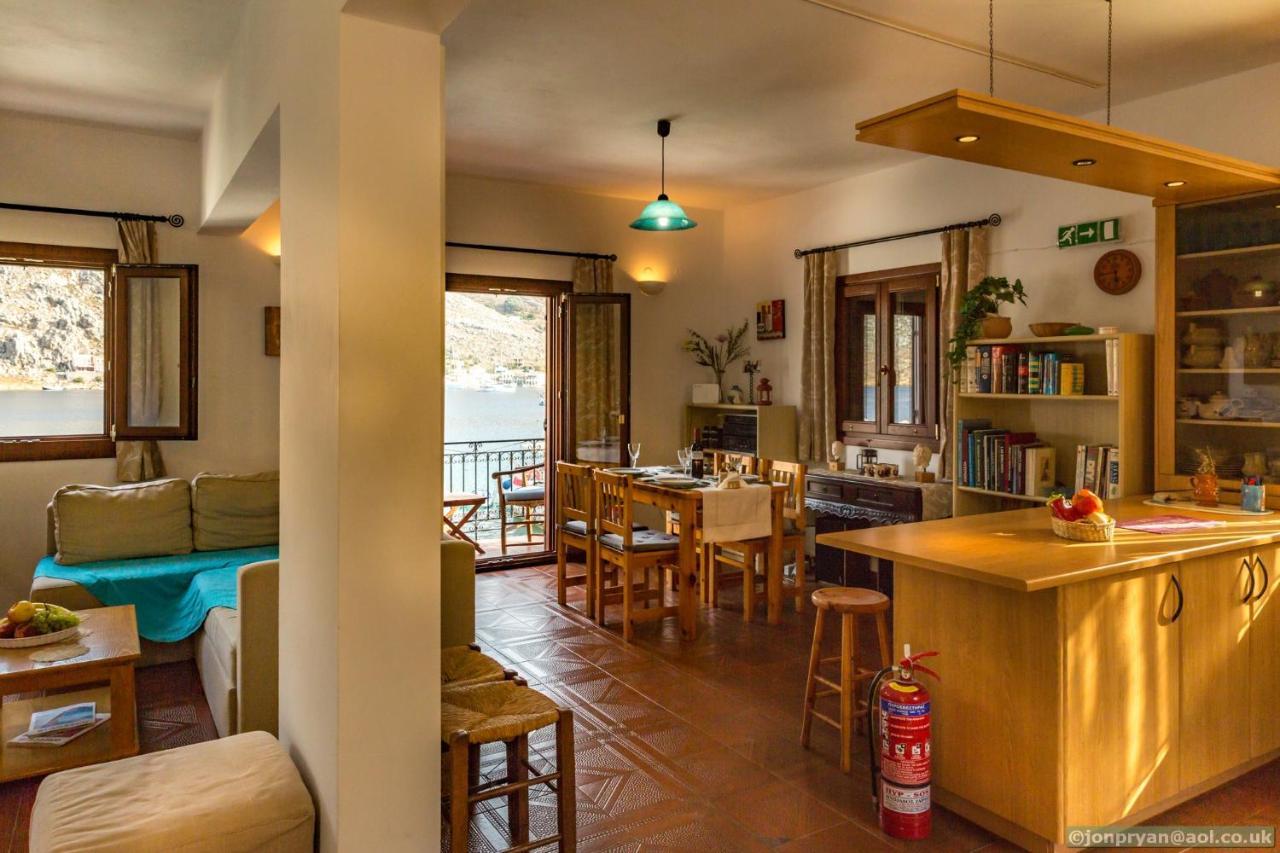 Perla Di Mare Appartement Sými Buitenkant foto